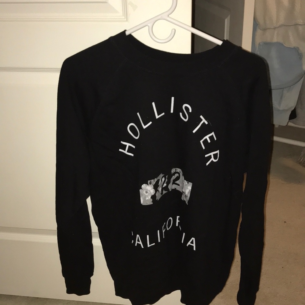 Hollister Crewneck